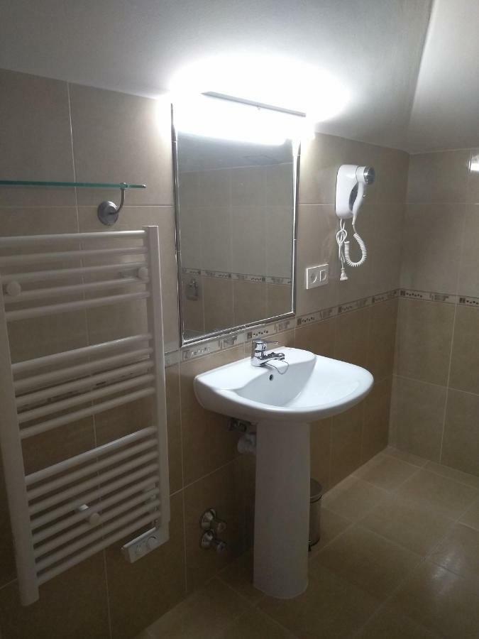 Apartamentos Prestin Onís Exterior foto
